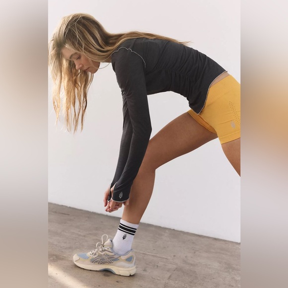 Free People FP Movement Right On Run Long Sleeve Layer - Picture 4 of 4